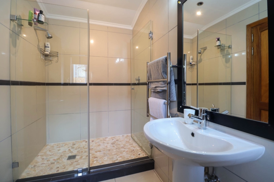 6 Bedroom Property for Sale in Pezula Golf Estate Western Cape